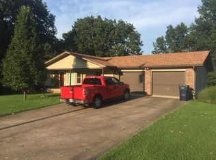 1709 Oak Ridge Dr, Neosho, MO 64850