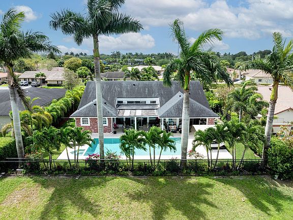 2nd image of 16633 Golfview Drive