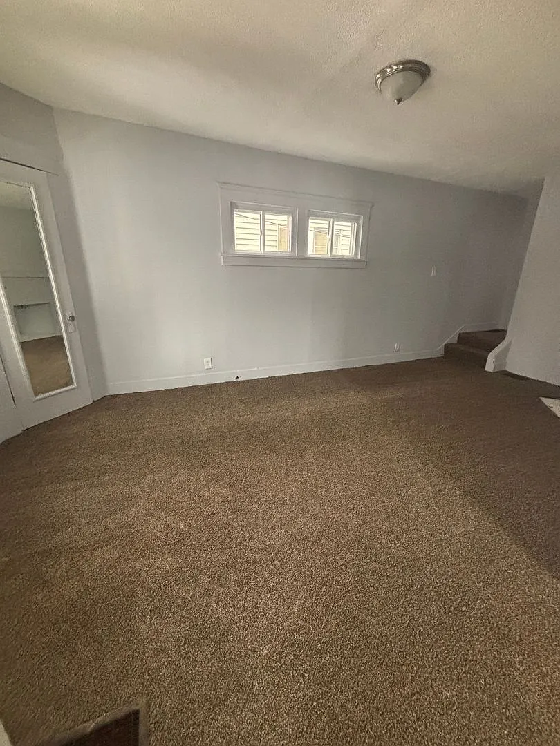 3bd Single Cash Pay/Section 8 Security Deposit Specials — Photo 2