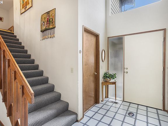2nd image of 2516 SE Balboa Dr