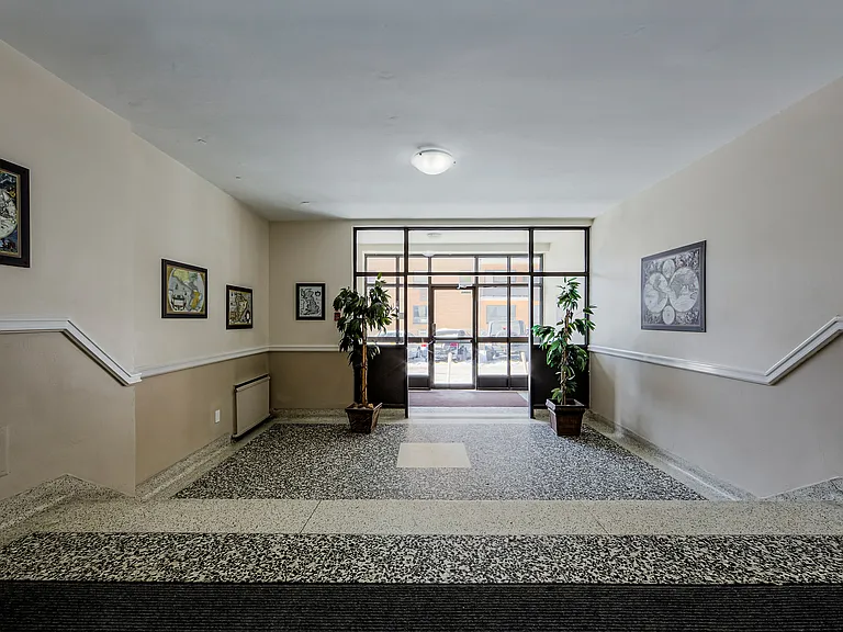 2303 Eglinton Ave E — Photo 10