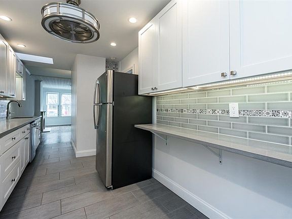 5th image of 4532 11th St