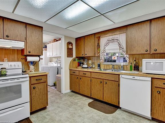 3rd image of 1738 Tayloe Ln