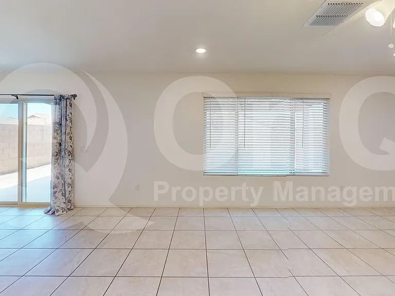 8811 E Stone Meadow Cir — Photo 4
