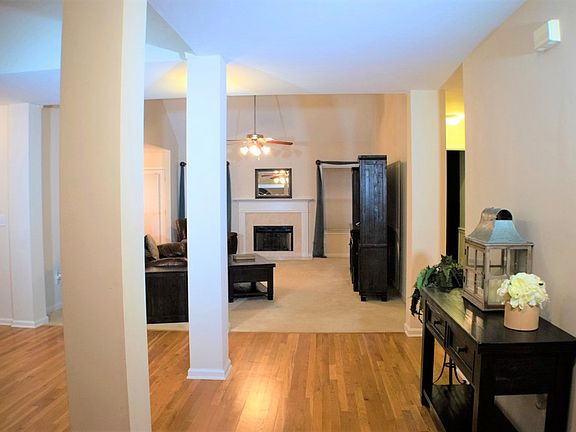 2nd image of 122 Camilla Dr