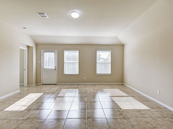 4th image of 29039 Jacobs River Dr