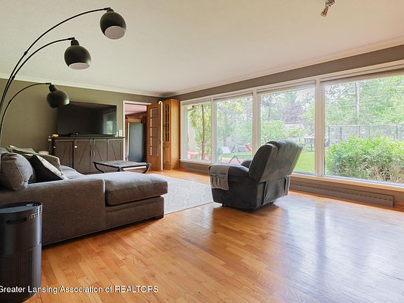 4th image of 1145 Abbot Rd