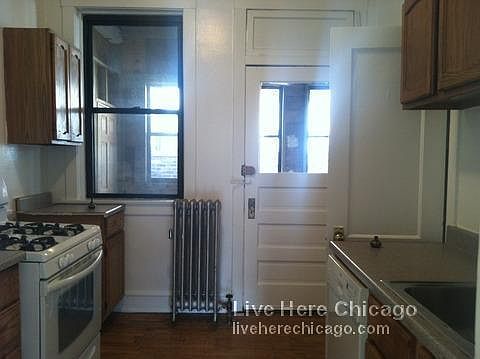 2nd image of 3518-30 N Broadway #3520-3E