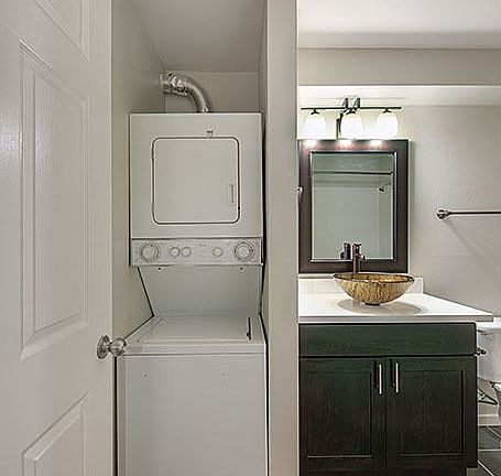 5th image of 12000 15th Ave NE APT 404