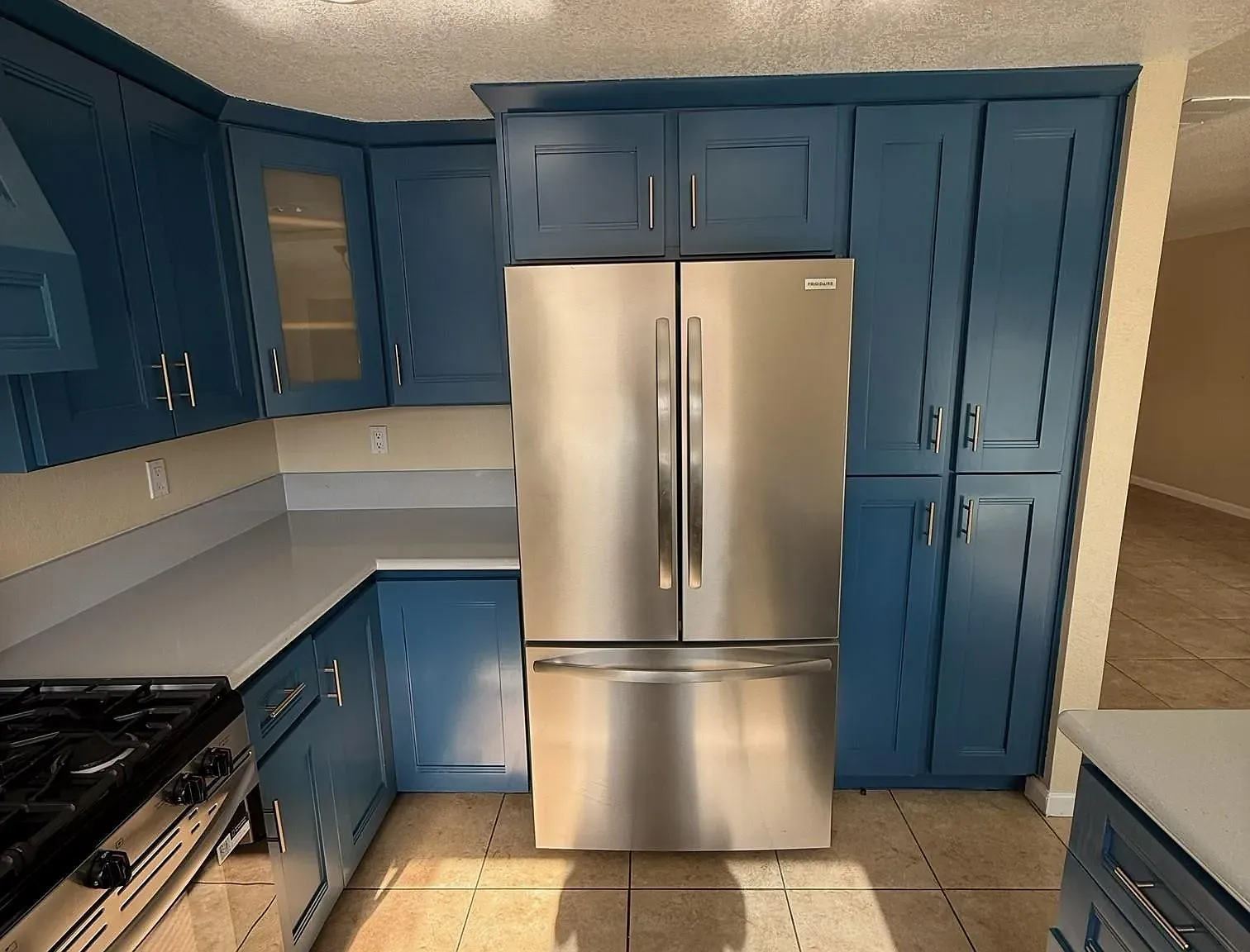 3 bed, 2.5 bath, 1408 sqft, $3,200 — Photo 3
