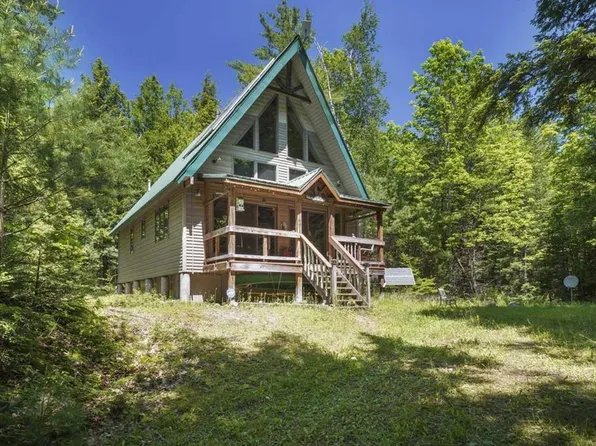 828 Old Furnace Rd, Crown Point, NY 12928