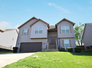 430 Leslie Wood Dr, Clarksville, TN 37040