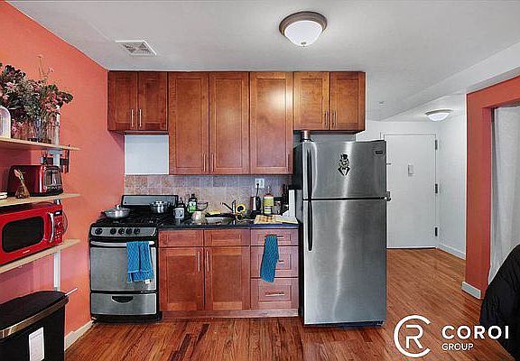 4th image of 119 Hart St #2A