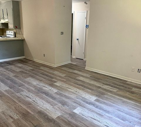 3rd image of 162 Bodine Pl