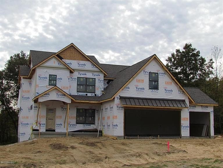 1st image of 9441 Arrowcrest Dr NE