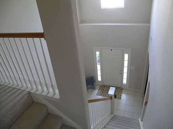 3rd image of 948 Foxboro Dr