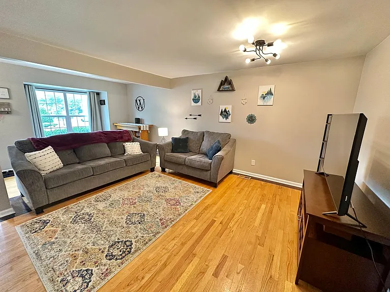 103 Staunton Ct — Photo 12