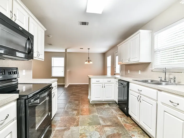 4722 San Antonio River Dr — Photo 6