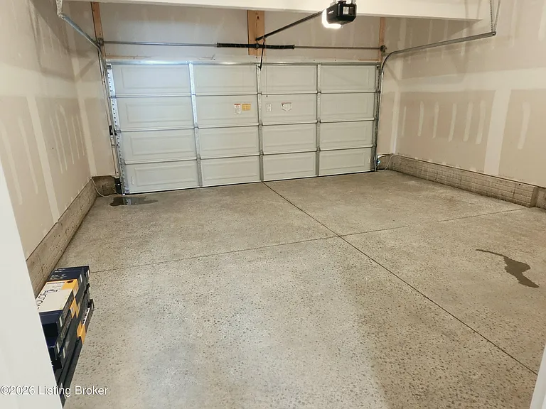 11144 Castlebrook Dr — Photo 38