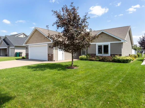 3274 Sussex St, River Falls, WI 54022