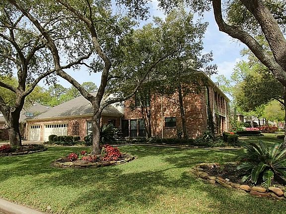 Here you see more landscaping but not visible is a great 14