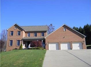125 Hemlock Way, Ellwood City, PA 16117