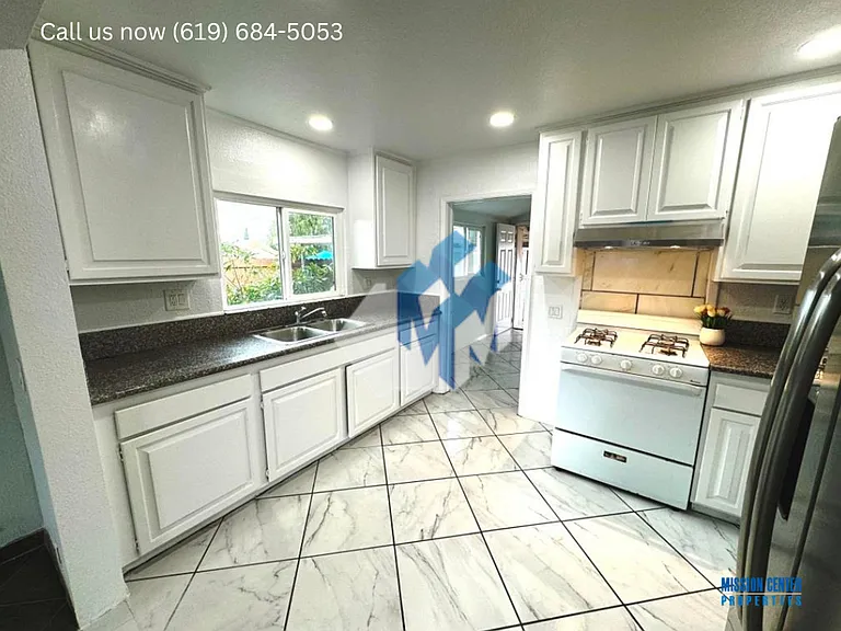 5256-5260 Groveland Drive — Photo 16