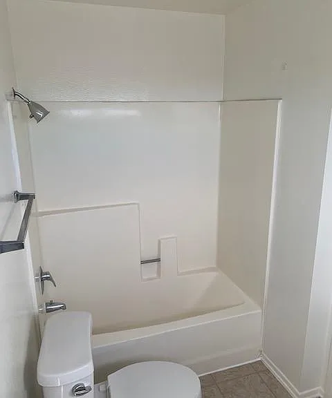 940 Westmount Dr — Photo 5