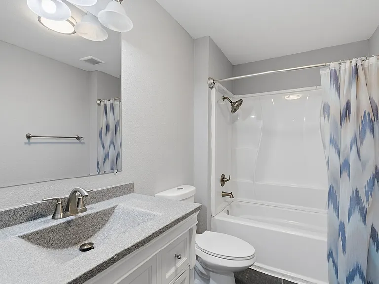 1520 E Hankerson St — Photo 14