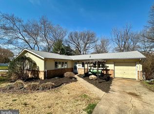 28 Worral Ct, Newark, DE 19711