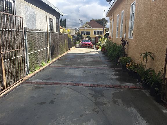 3rd image of 891 E 50th St