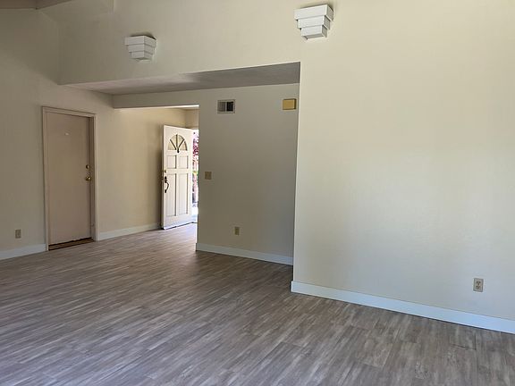 3rd image of 1136 Blackfield Way