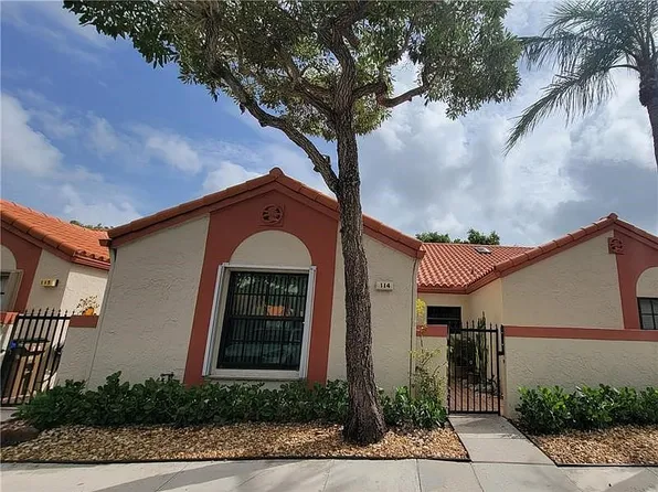 114 Centennial Ct, Deerfield Beach, FL 33442