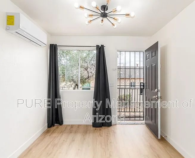 1538 W Fillmore St #B — Photo 1