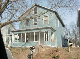 211 W 7th St, Muscatine, IA 52761