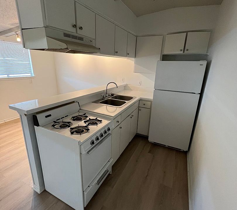 1st image of 3816 Speedway APT 209