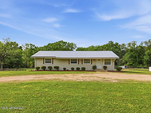 3rd image of 1457 Old Jackson Rd