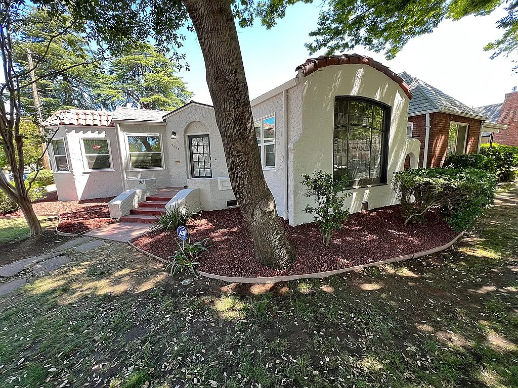 2401 6th Ave photo 1