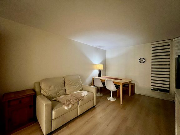 2nd image of 1040 Pacific St #613