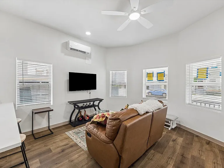 1224 Welch St #2 — Photo 5