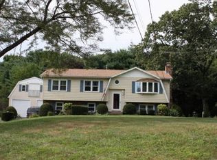 48 Tanglewood Cir, Milford, CT 06461