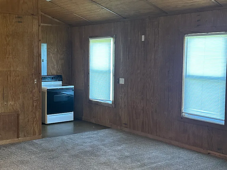 939 Ford Rd — Photo 8