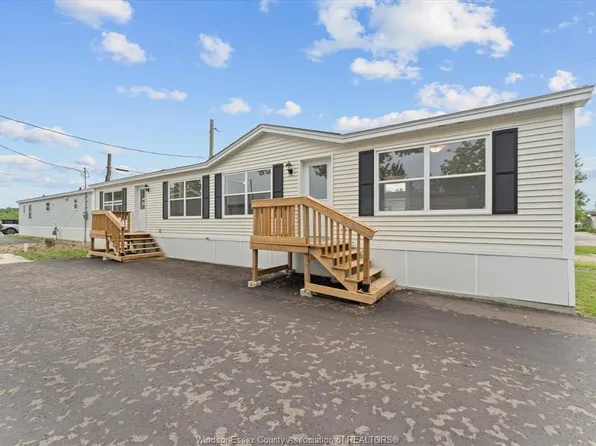 24 Regina St, Lakeshore, ON N8N 2P5