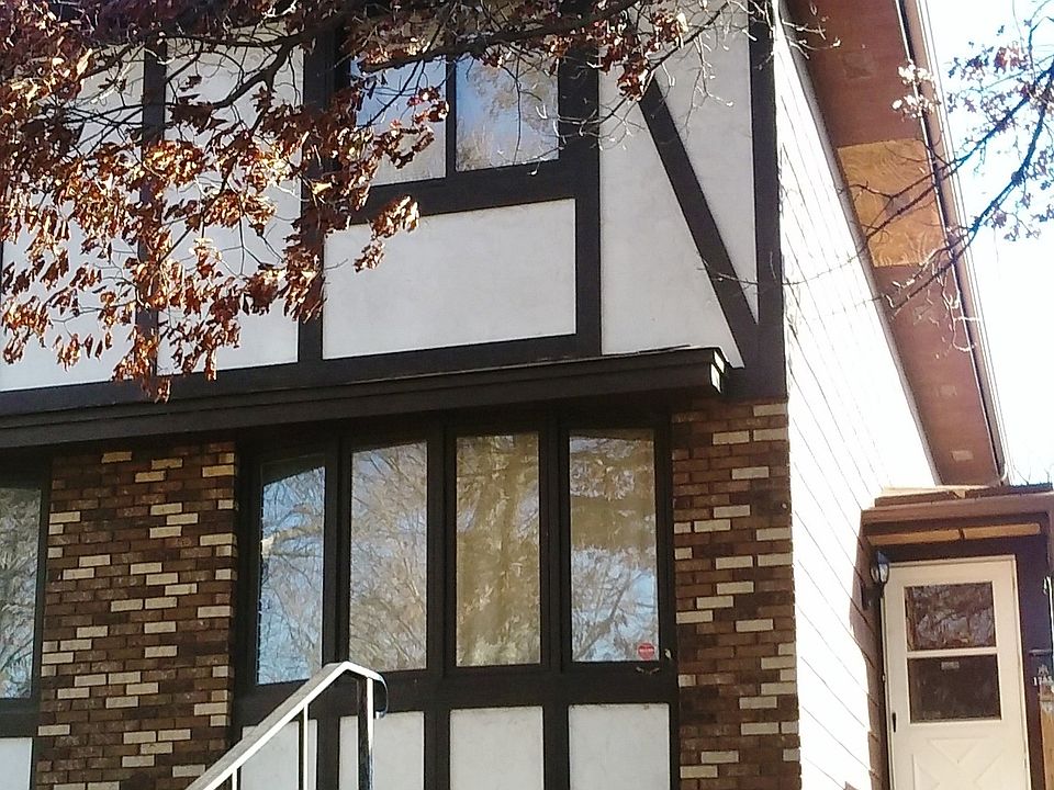 1st image of 1703 Thomas Pl N