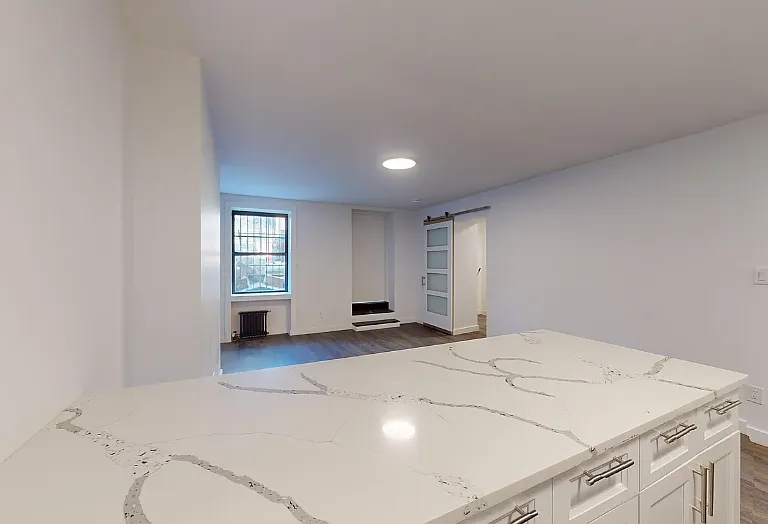 253 E Broadway #1G — Photo 6