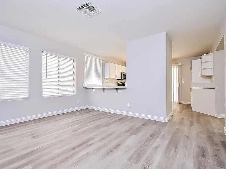 1915 Casa Verde Dr — Photo 6