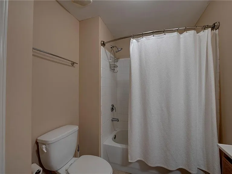 3040 Peachtree Rd NW #813 — Photo 14