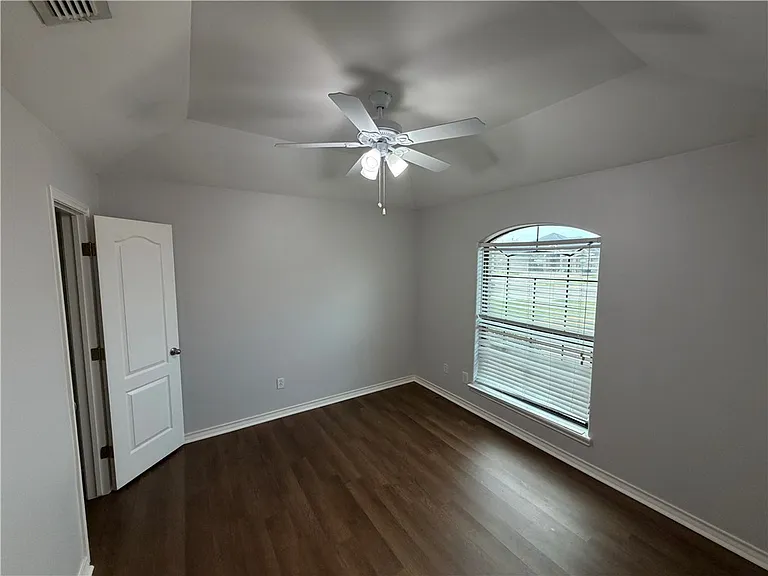 6830 Round Table St — Photo 12