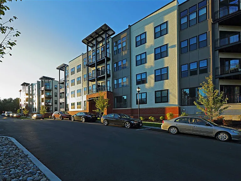 Excelsior Park Apartments — Photo 3