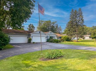 302 Mooseheart Rd, North Aurora, IL 60542